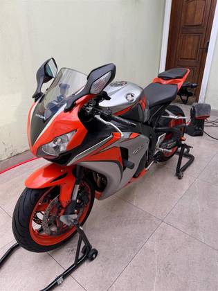 HONDA CBR 1000RR FIREBLADE HONDA CBR 1000RR FIREBLADE